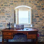 Stone Oasis Apartman